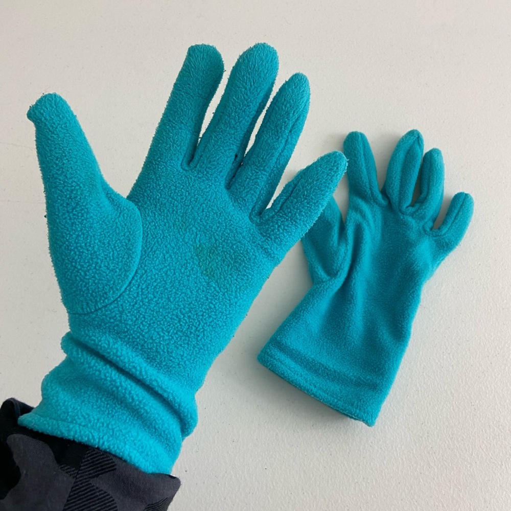 Women’s bright blue super soft warm fleece winter gloves medium/large - Picture 2 of 3
